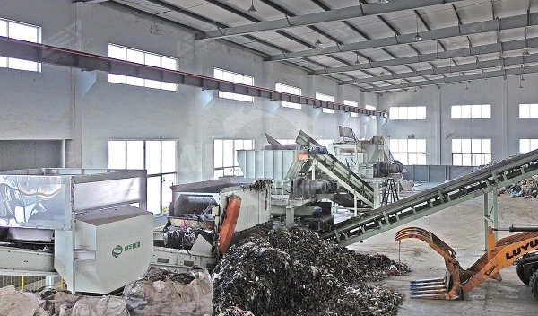 تقطيع النفايات وإنتاج الوقود الثانوي الصلب لتحويل النفايات إلى طاقة